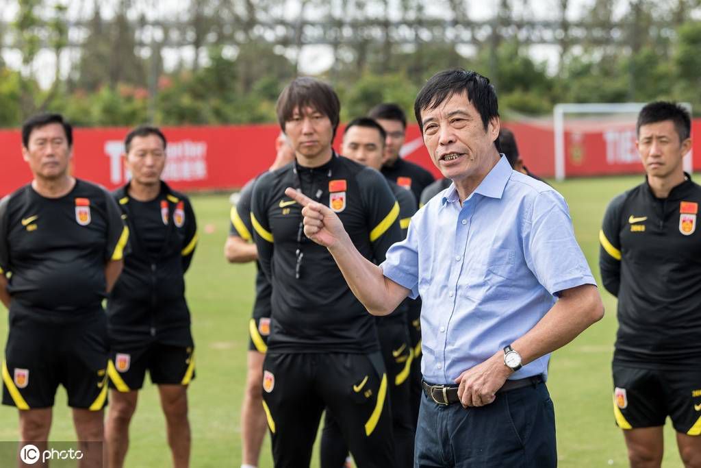 这不仅是王冠杰首次出演电影，也是王志文父子首次同框大银幕
